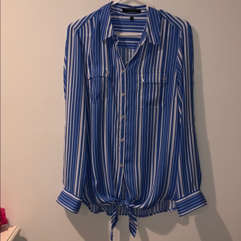 Cutest button down!